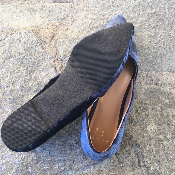 Crush Velvet D’orsay Shoe ✨LAST PAIR size 7.5✨ - Picture 4 of 6